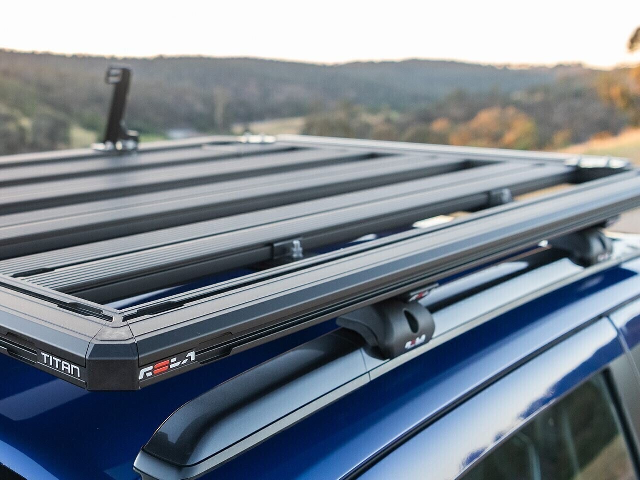 Roof Racks for Hyundai Tucson Nm & Santa Fe Tle (LRS003) by Rola