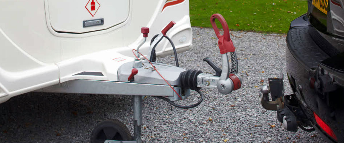What Is A Tow Bar And How Does It Work?