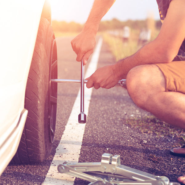 Change a Tyre in 8 Easy Steps image